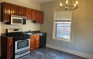 1 bed, 1 bath, $1,125, Unit Apt 4