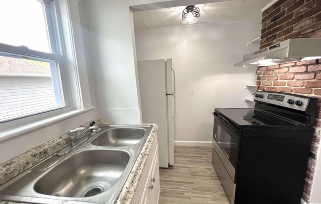 3 beds, 1 bath, 1,200 sqft, $2,850, Unit 2