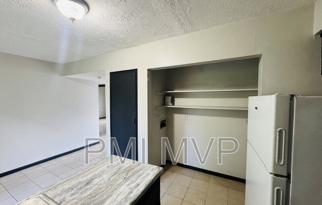 828 WHITETHORNE AVE