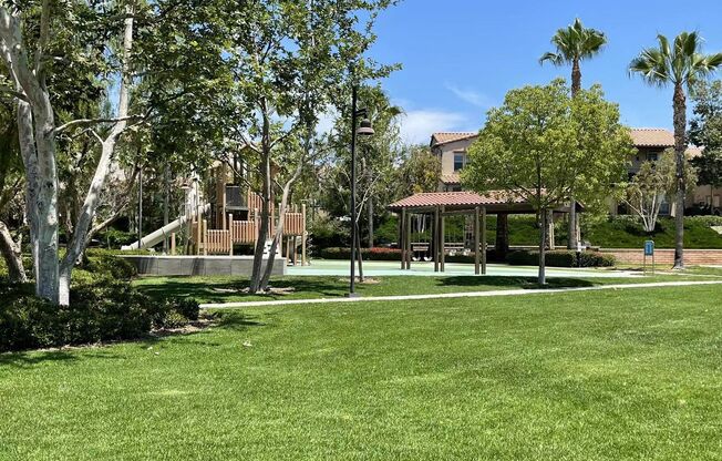 3 Bedroom home for leasing in Lake Forest