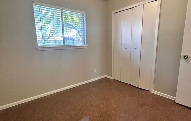 3 beds, 1 bath, $1,195