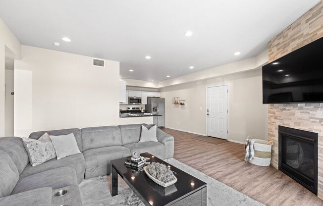 Easy Living with Modern Touches in a Prime Location!!