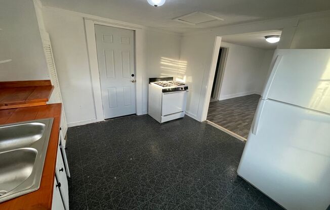 1 bed, 1 bath, $750