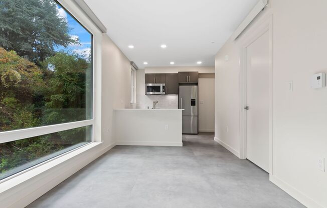 Studio, 1 bath, 357 sqft, $1,695, Unit 315