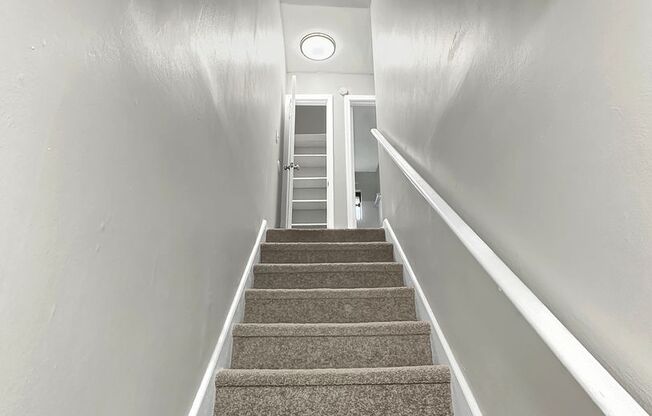 2 beds, 1.5 baths, 1,050 sqft, $1,199, Unit I4