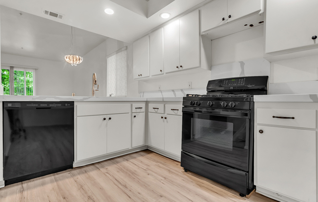 180 W LEMON AVE
