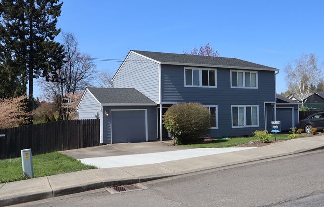Lovely La Center Duplex Available for Lease - 620 E. Elm Ave La Center, WA