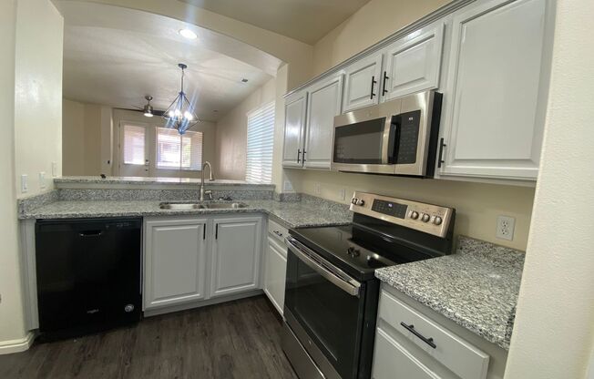 REMODELED TOWNHOME AVAILABLE FOR RENT