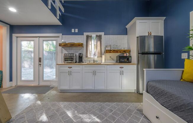 Furnished Loft Studio in Old Seminole Heights!