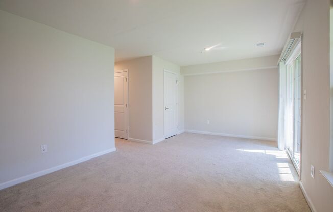 Beautiful 3 BR/2.5 BA Townhome in Brooklyn Park!