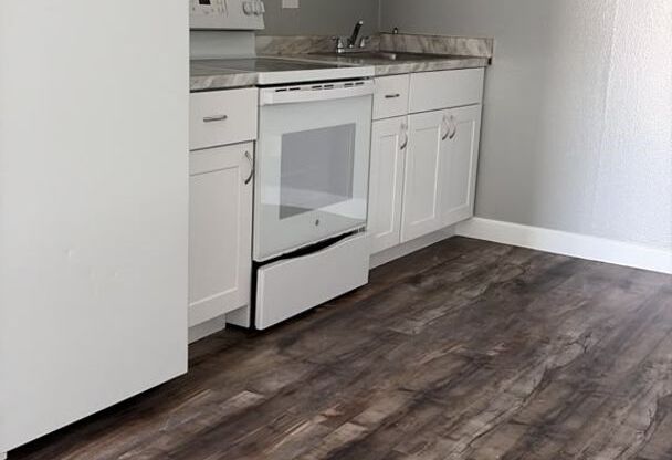 2 beds, 1 bath, 695 sqft, $1,265, Unit 505 B4