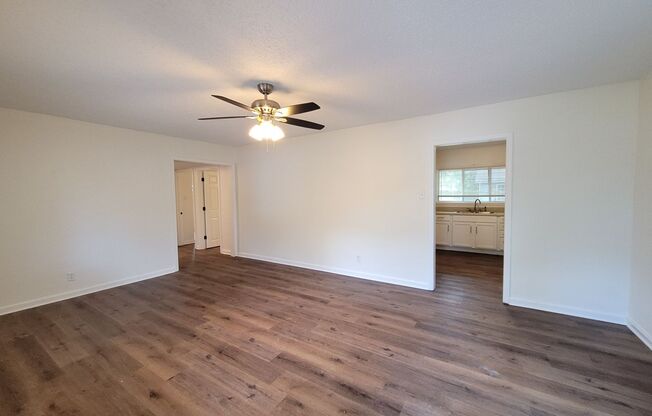 925 N K St Pensacola, FL 32501 MOVE IN SPECIAL!! $250 off 1st Months Rent!!!