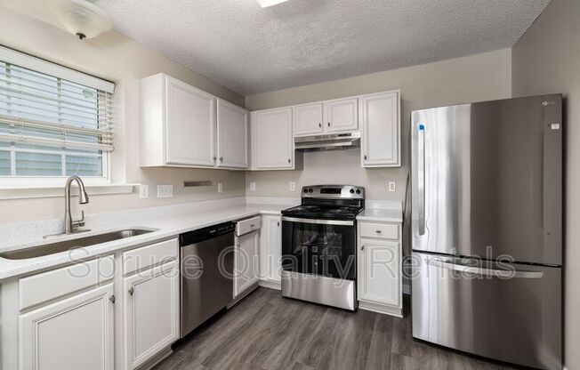 3 KINGFISHER WAY
