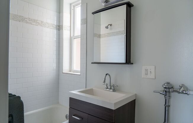 1 bed, 1 bath, 400 sqft, $1,475, Unit 212-1B