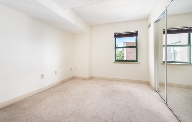 2 beds, 1 bath, 854 sqft, $4,200, Unit 4G
