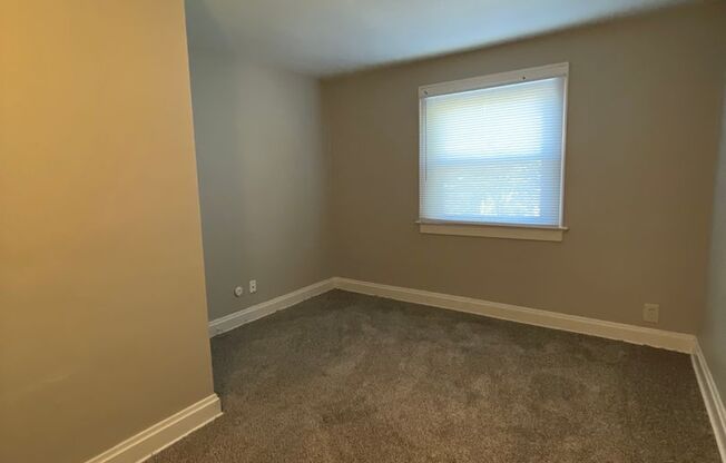 3 beds, 1 bath, $1,145