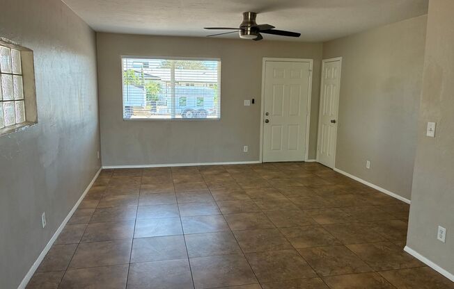 Spacious 4 BR 2BA w/ Large Lot in Paradise Valley!! Located at 36th St and Greenway