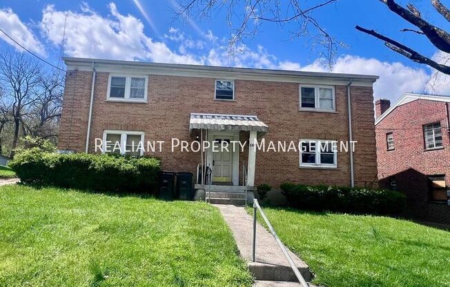 1087 GRAND AVE