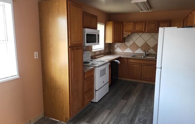 3 beds, 1 bath, $1,450