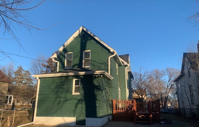 3 beds, 2 baths, $1,895