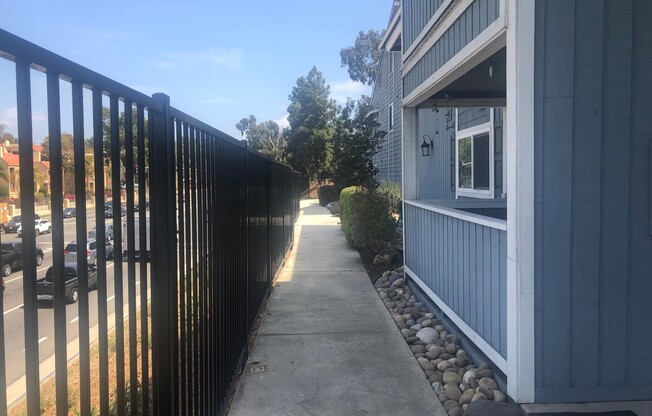 Chula Vista 3BR / 2BA 1 car garage 1 space - W/D available now