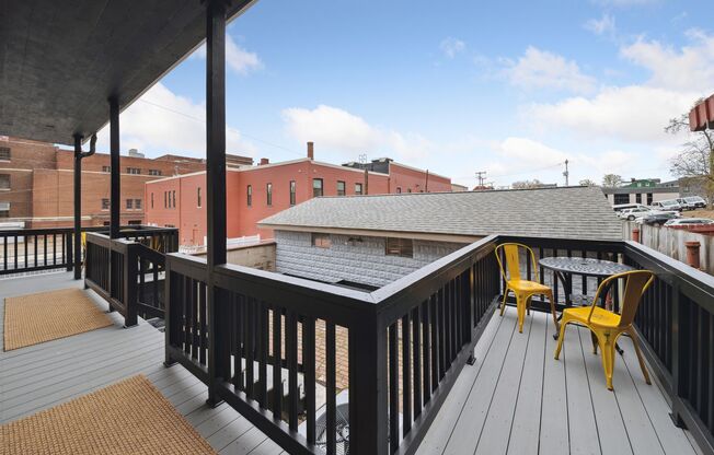 2 beds, 1.5 baths, $2,200, Unit 93 s 9th Street