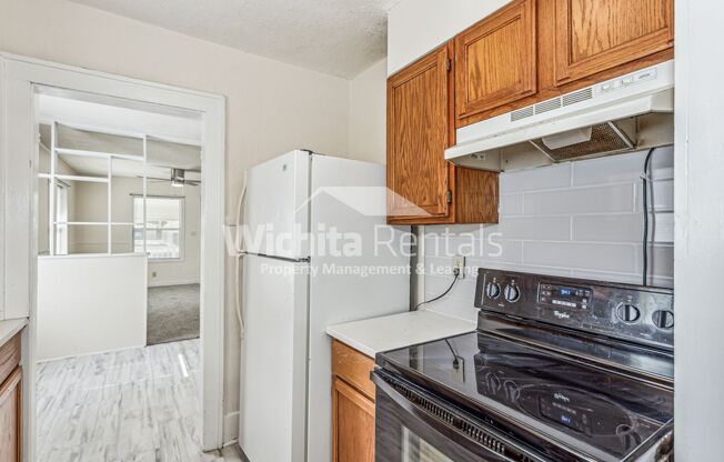 2 beds, 1 bath, $945