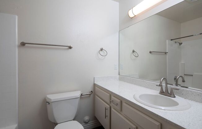 2 beds, 2 baths, $2,950, Unit 7524-A