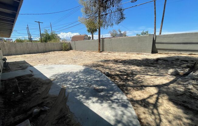 3 BEDROOM 2 BATHROOM HOME!!