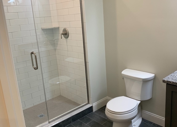 Studio, 1 bath, 999 sqft, $1,600, Unit 201