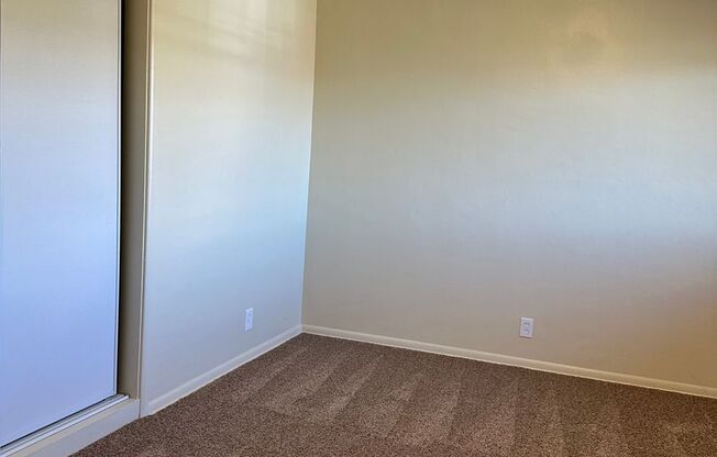 2 beds, 1 bath, $1,275, Unit #5