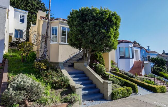 3 Bed / 2 Bath charming home in upscale neighborhood near Glen Park. YouTube Tour!!