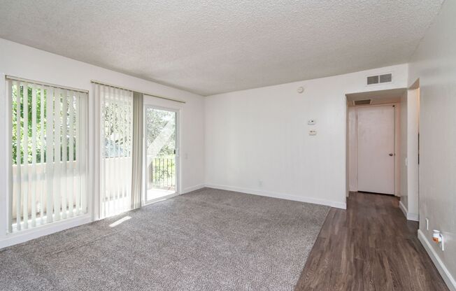 2 beds, 1 bath, 880 sqft, $1,650