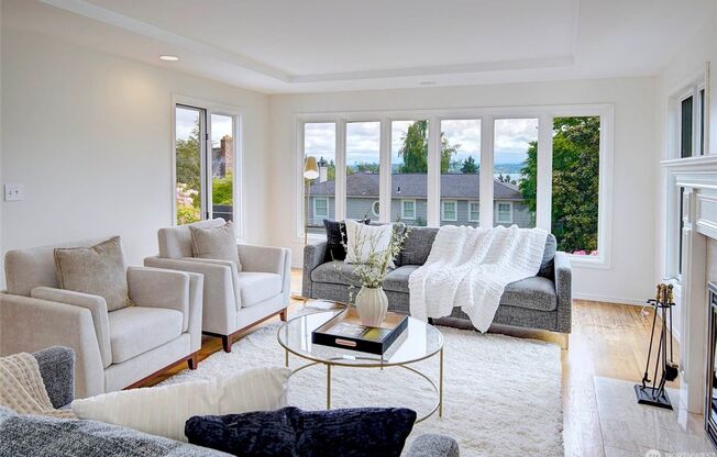 4bd/3ba Seattle Home