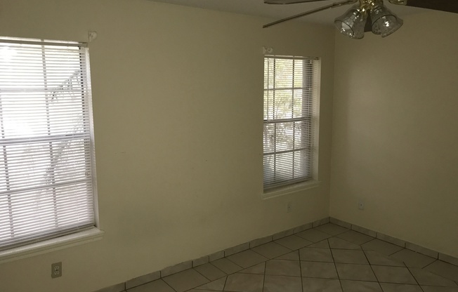 3 beds, 2 baths, $1,395