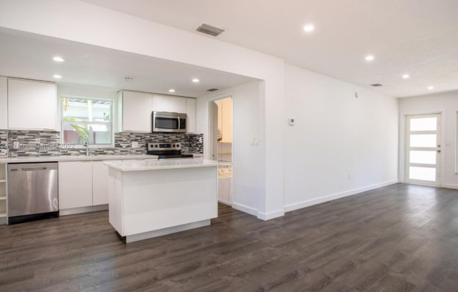 2520 SW 22 TER