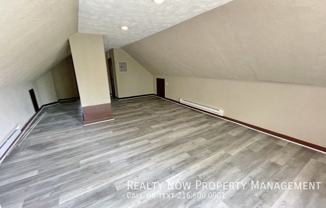 1666 GLENMONT RD