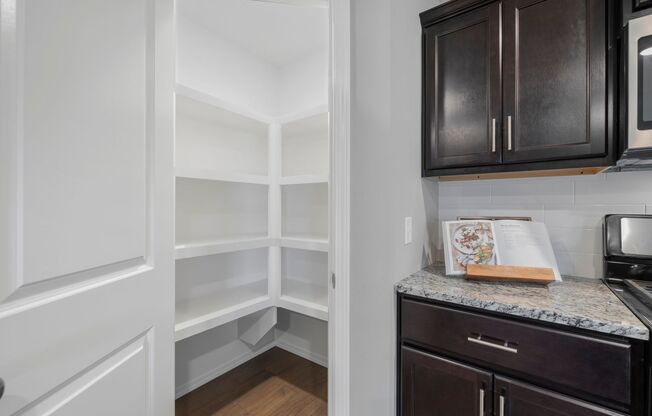 Beautiful 4 Bedroom Rental in Nixa with a fully fenced in yard!