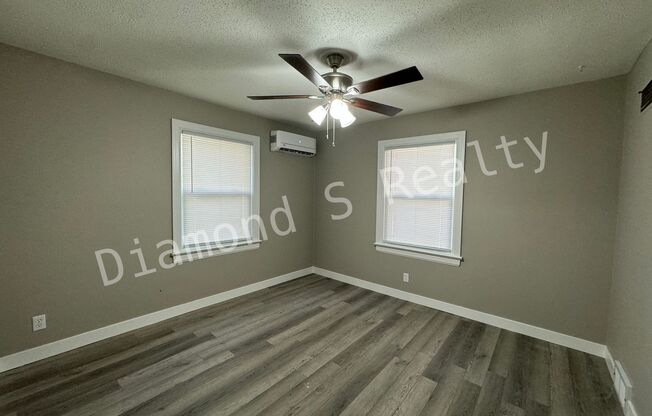 2 beds, 1 bath, $1,199