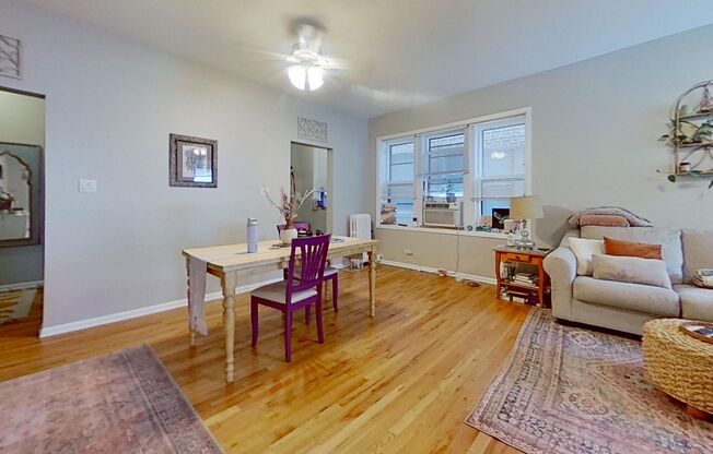 1 bed, 1 bath, 875 sqft, $1,820, Unit 1335 1A