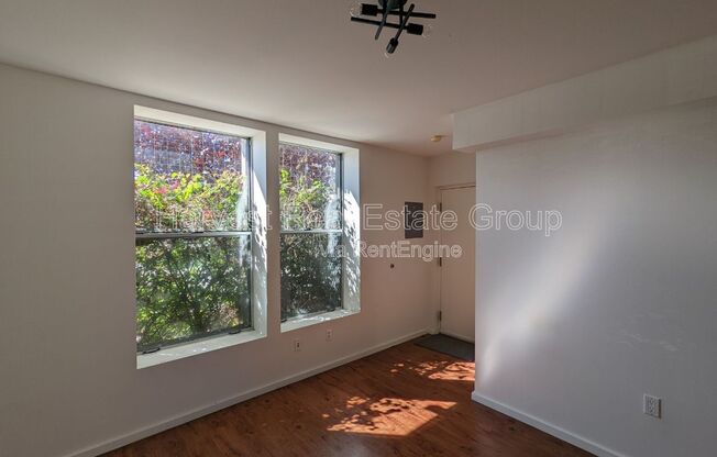 426 27th St Apt 201B