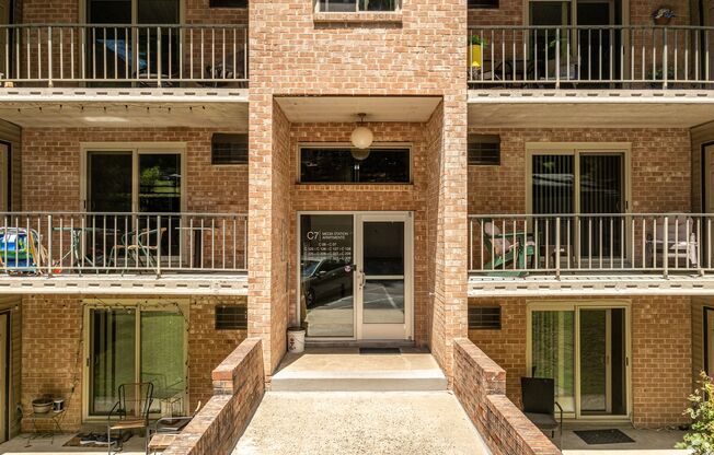 1 bed, 1 bath, 755 sqft, $1,920, Unit C03