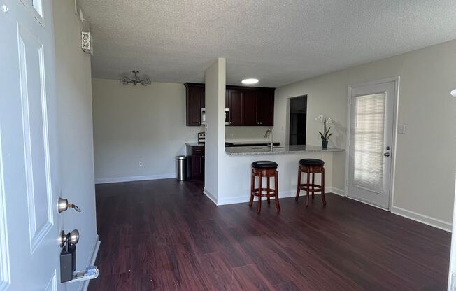 2 beds, 1 bath, $1,650