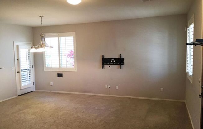 Nice 3 bedroom in Crismon Creek