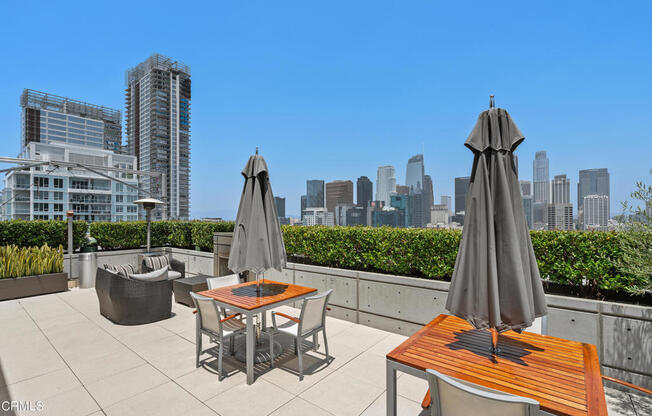 1 bed, 1 bath, 860 sqft, $3,000, Unit 914