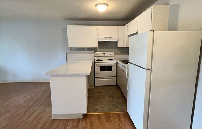 1 bed, 1 bath, 576 sqft, $1,225, Unit 21