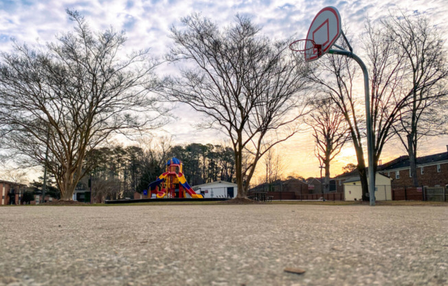 2 beds, 1 bath, 900 sqft, $1,049, Unit 361-21-7A