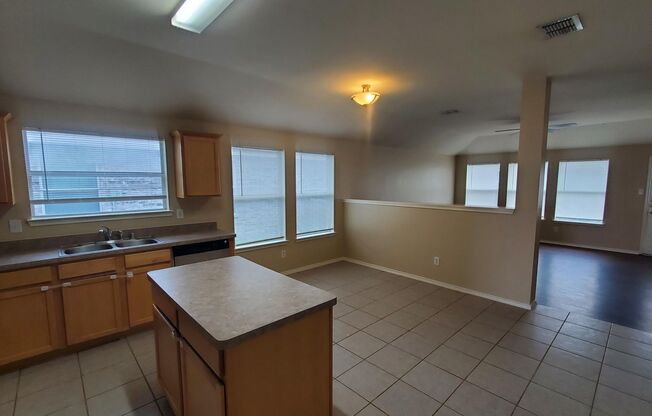 3 beds, 2 baths, $1,999