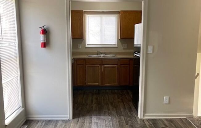 2 beds, 1.5 baths, 1,300 sqft, $1,090, Unit 15-330