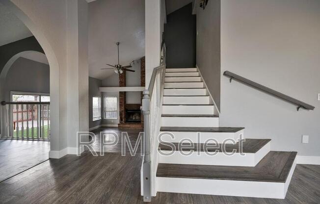 1229 CHENIN BLANC CIR